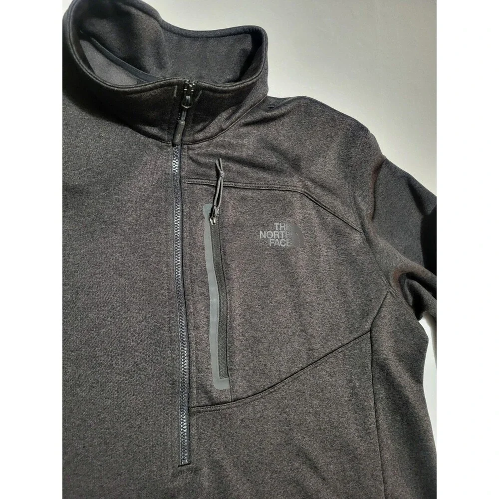 (#16) The North Face Men's XL Gray Fleece 1/4 Zip Mock Neck Pullover